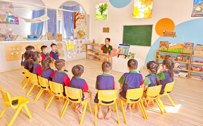 Bé học tiếng Anh với giáo viên nước ngoài tại Global Star