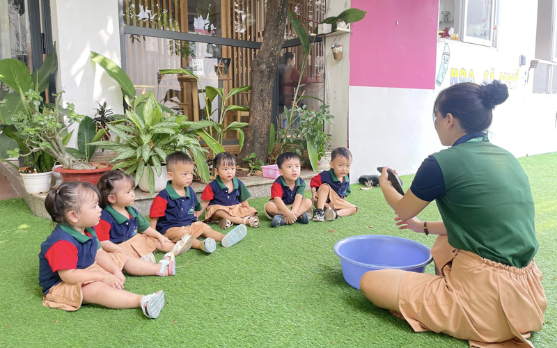 Hoạt động trải nghiệm và phát triển toàn diện cho bé